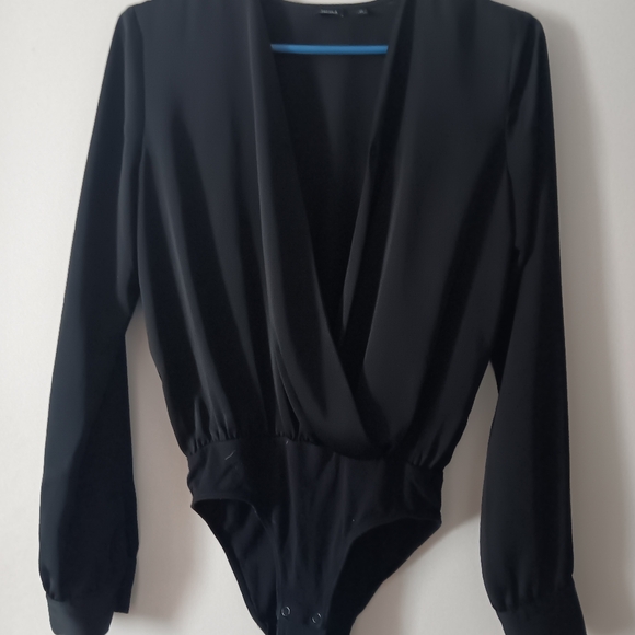 TALULA Aritzia Black Satin Wrap Bodysuit XS - Picture 2 of 5